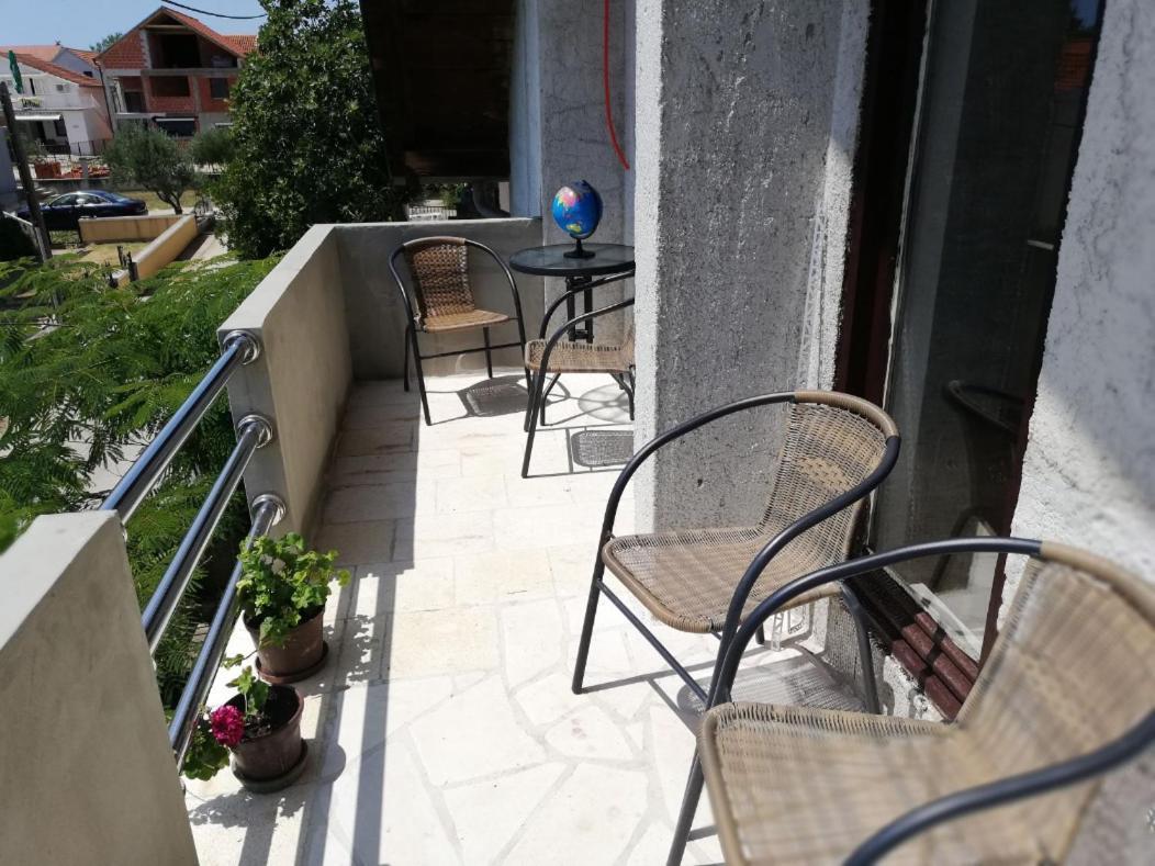 Apartment Zola Gornji Karin Εξωτερικό φωτογραφία