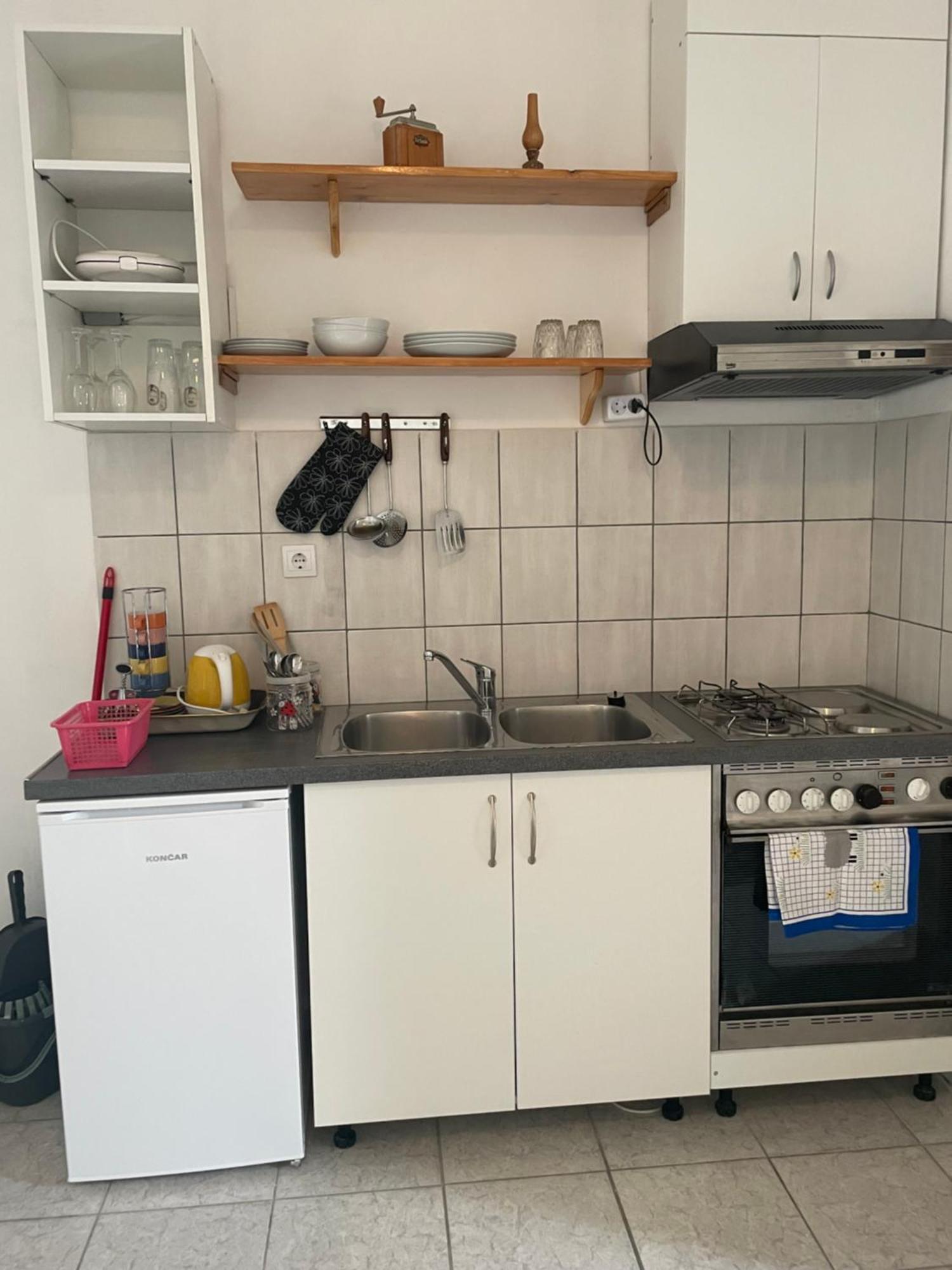 Apartment Zola Gornji Karin Εξωτερικό φωτογραφία