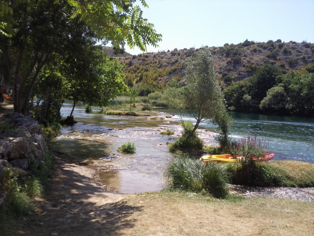 Apartment Zola Gornji Karin Δωμάτιο φωτογραφία